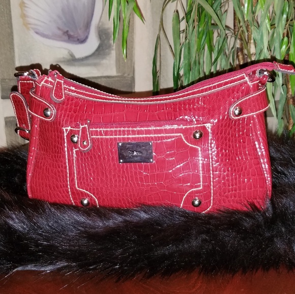 liz & co. Handbags - ⚡FLASH SALE⚡Liz & Co Red Patton Croc Purse